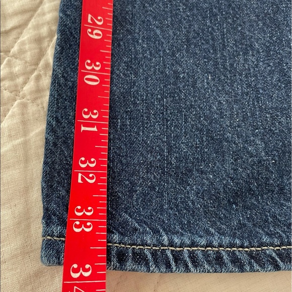 Old Navy Distressed Dark Wash Classic 5-Pocket Boot Cut Jeans Size 36W x 34L - Picture 7 of 7
